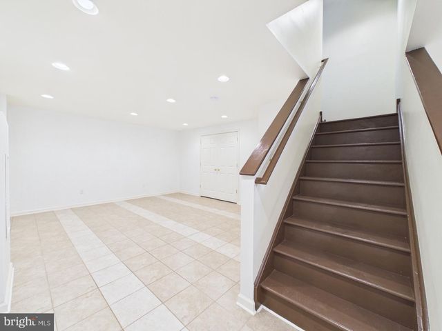 17 ROCKY RD, Newark, DE 19702
