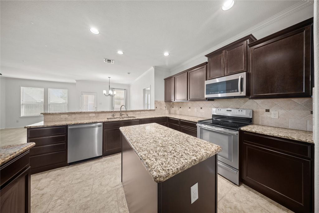 2417 Michelle Creek Drive, Little Elm, TX 75068 — photo 3