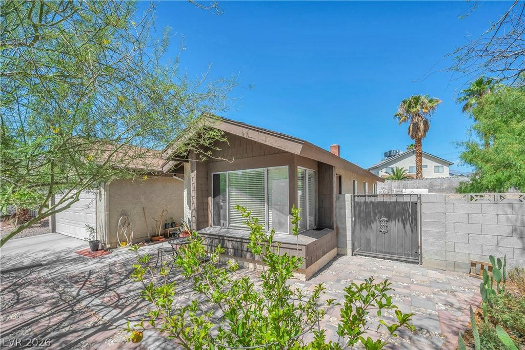 Image 2 of property listing at 4163 Honeycomb Drive, Las Vegas, NV 89147