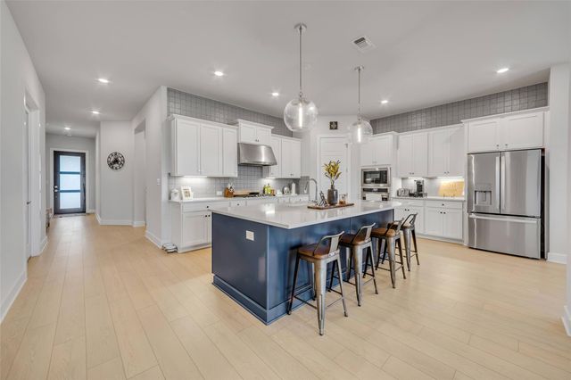 8517 Grenadier DR, Austin, TX 78738