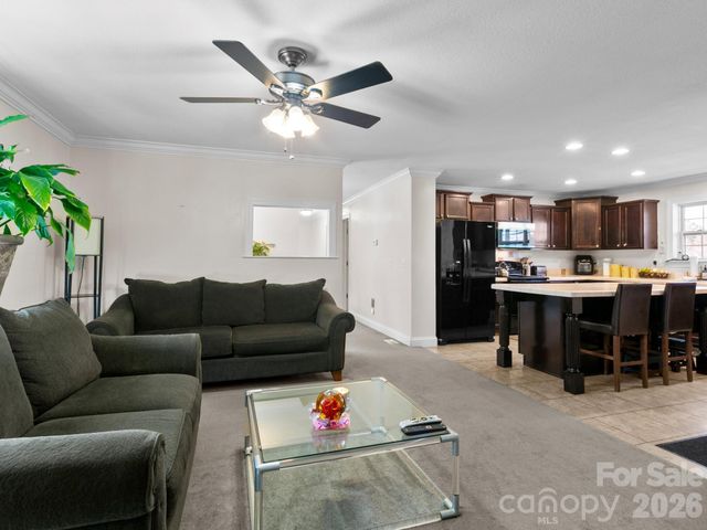 28 Chapel Park Road, Asheville, NC 28803