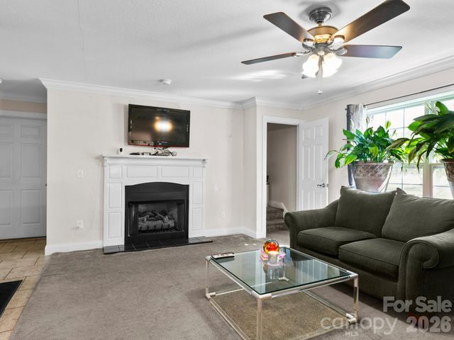 28 Chapel Park Road, Asheville, NC 28803