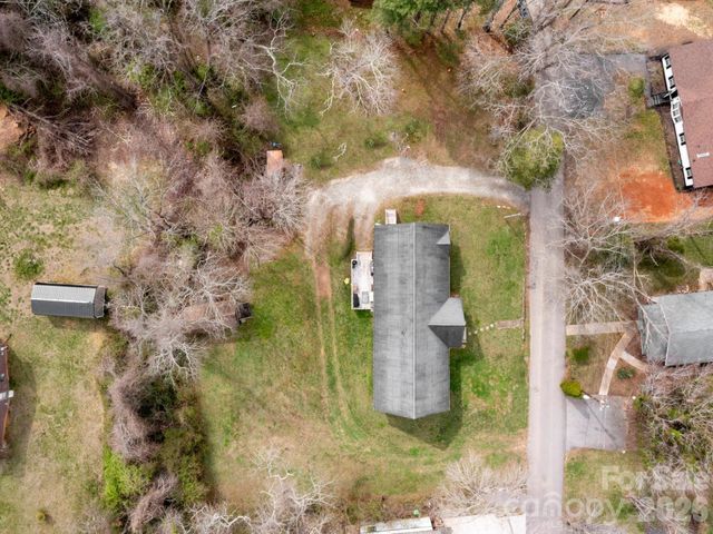 28 Chapel Park Road, Asheville, NC 28803