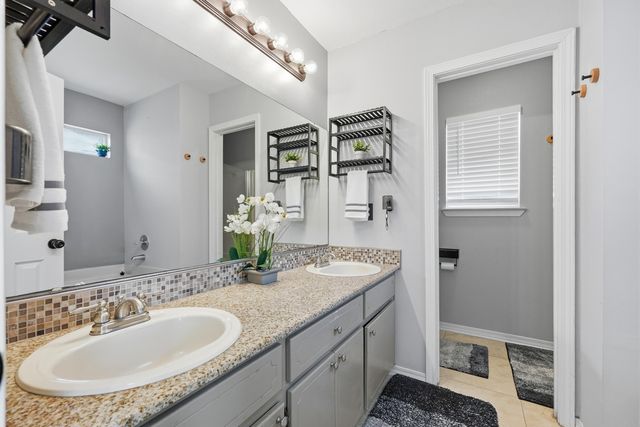 428 Sandy Ridge Circle, Mary Esther, FL 32569