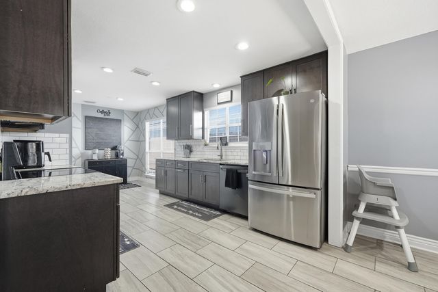 428 Sandy Ridge Circle, Mary Esther, FL 32569