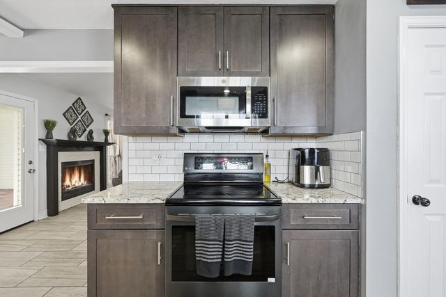 428 Sandy Ridge Circle, Mary Esther, FL 32569