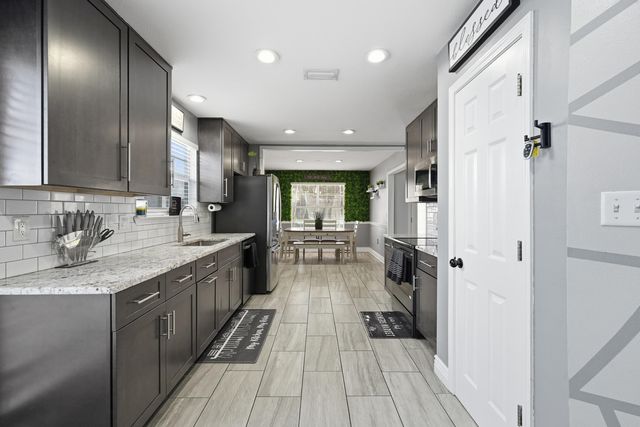 428 Sandy Ridge Circle, Mary Esther, FL 32569