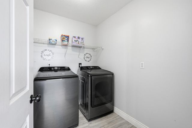 428 Sandy Ridge Circle, Mary Esther, FL 32569