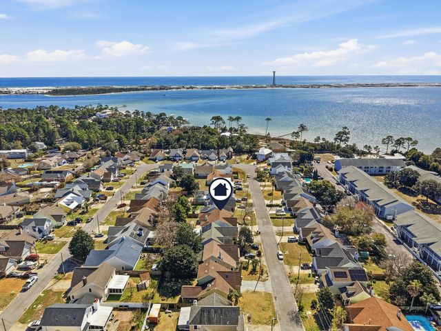 428 Sandy Ridge Circle, Mary Esther, FL 32569