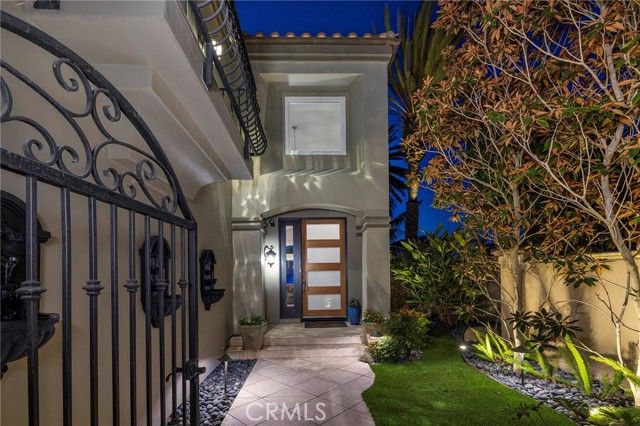 6161 Morningside Drive, Huntington Beach, CA 92648