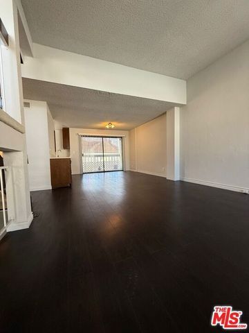 2809 Montrose Avenue 10, La Crescenta, CA 91214
