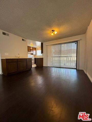 2809 Montrose Avenue 10, La Crescenta, CA 91214