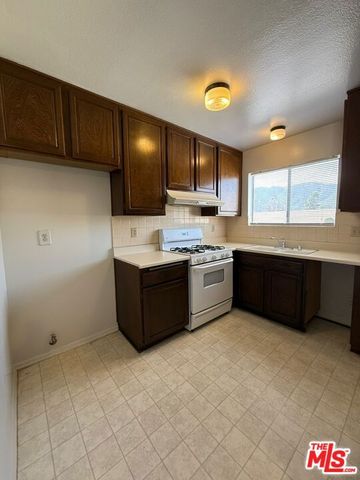 2809 Montrose Avenue 10, La Crescenta, CA 91214