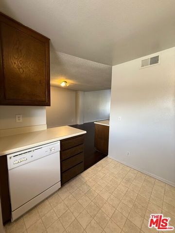 2809 Montrose Avenue 10, La Crescenta, CA 91214