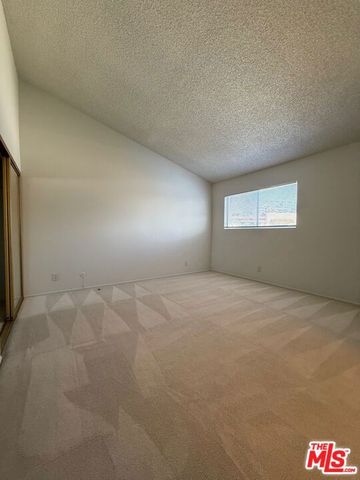 2809 Montrose Avenue 10, La Crescenta, CA 91214