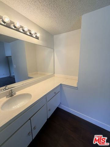 2809 Montrose Avenue 10, La Crescenta, CA 91214