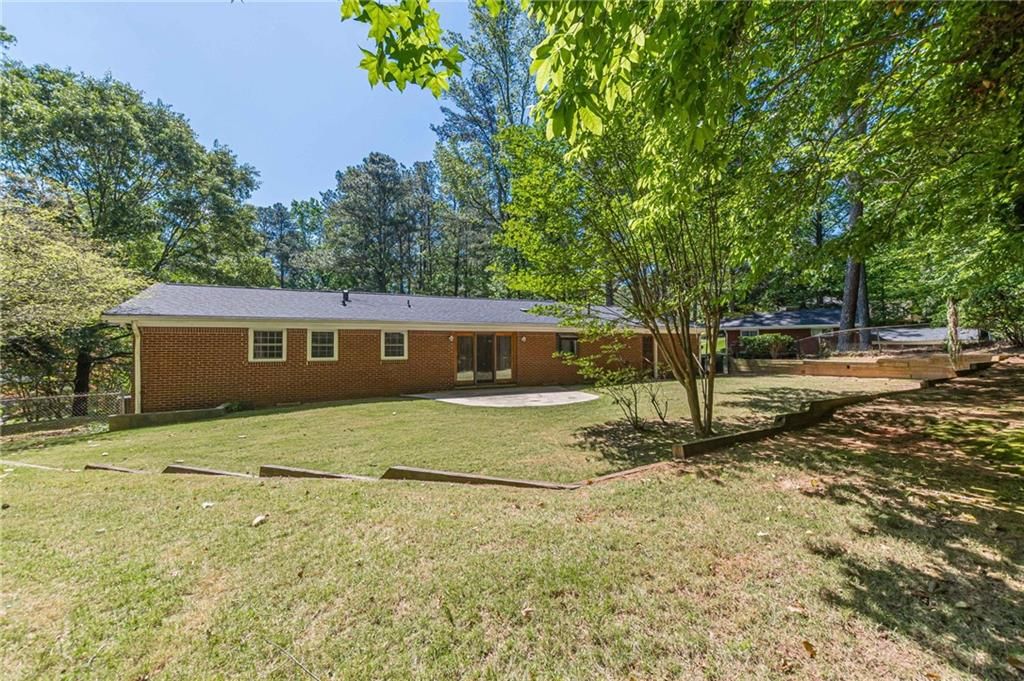 Image 3 of property listing at 3483 Scenic Drive, East Point, GA 30344