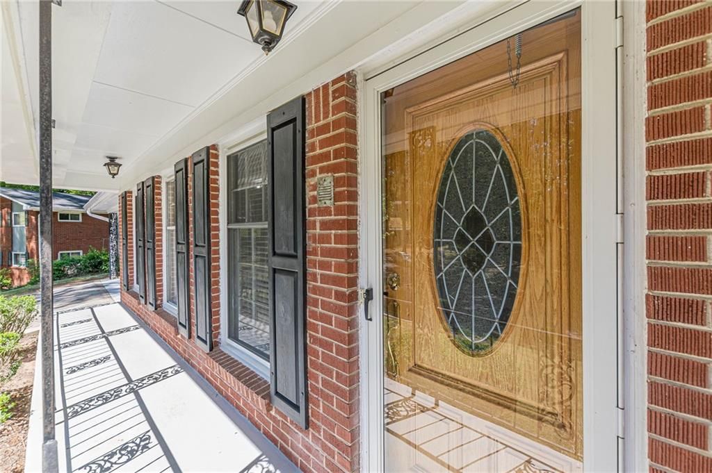 Image 5 of property listing at 3483 Scenic Drive, East Point, GA 30344