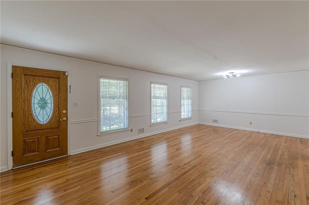 Image 6 of property listing at 3483 Scenic Drive, East Point, GA 30344