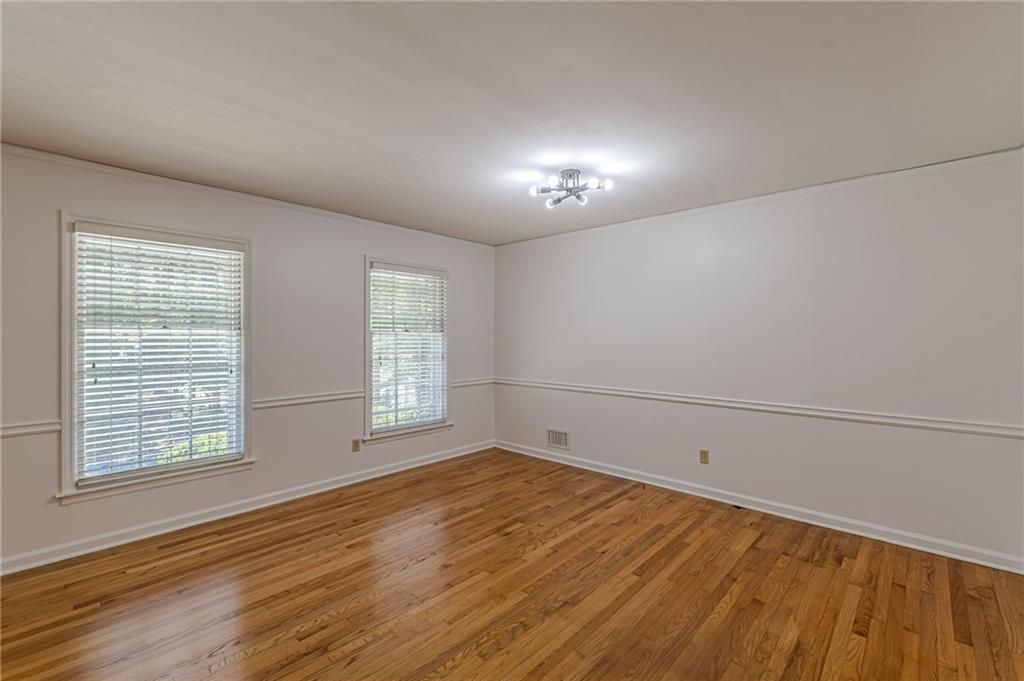 Image 9 of property listing at 3483 Scenic Drive, East Point, GA 30344