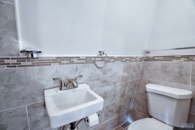 40 Newton Place, Irvington, NJ 07111