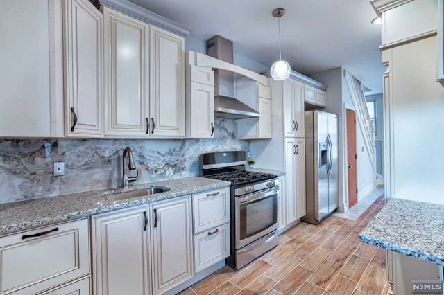 40 Newton Place, Irvington, NJ 07111