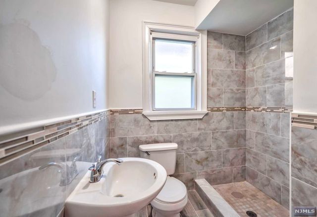 40 Newton Place, Irvington, NJ 07111