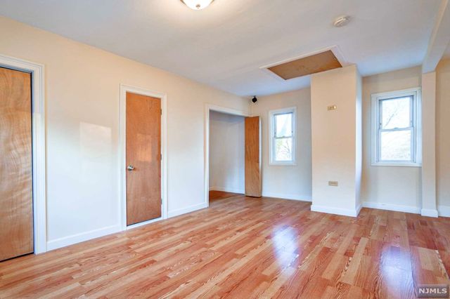 40 Newton Place, Irvington, NJ 07111
