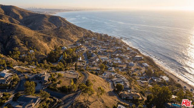20555 Little Rock Way, Malibu, CA 90265