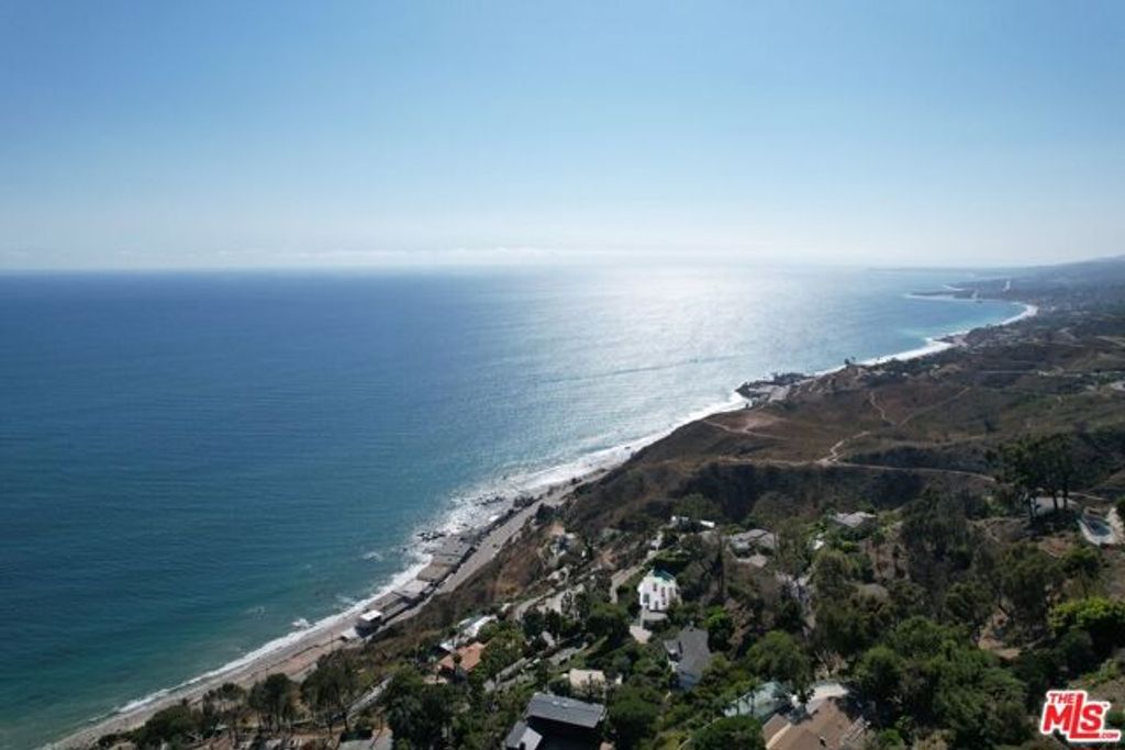 20555 Little Rock Way, Malibu, CA 90265