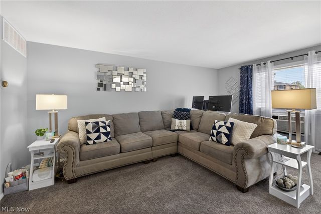 1529 Lee Terrace Drive, Wickliffe, OH 44092