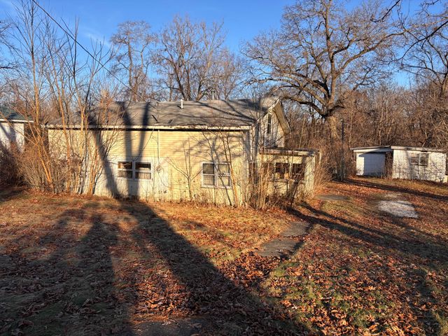 325 Lilac Drive, Walkerton, IN 46574