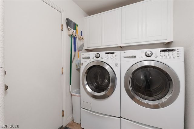 9284 Gentle Cascade Avenue, Las Vegas, NV 89178