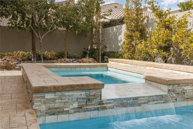 9284 Gentle Cascade Avenue, Las Vegas, NV 89178