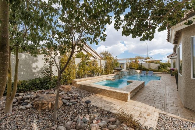 9284 Gentle Cascade Avenue, Las Vegas, NV 89178