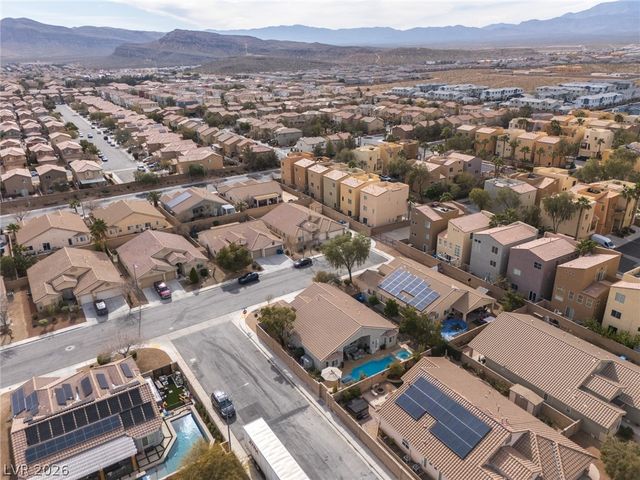 9284 Gentle Cascade Avenue, Las Vegas, NV 89178