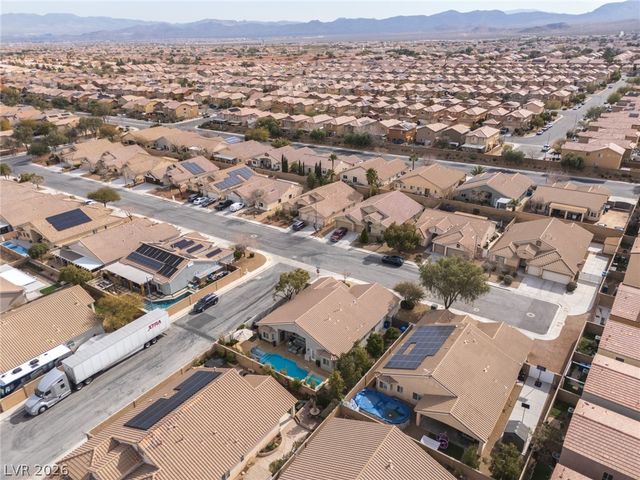 9284 Gentle Cascade Avenue, Las Vegas, NV 89178