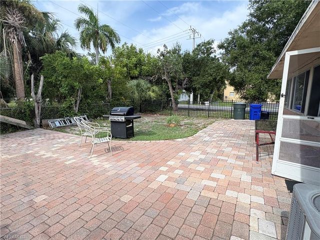 1891 Winkler AVE, Fort Myers, FL 33901