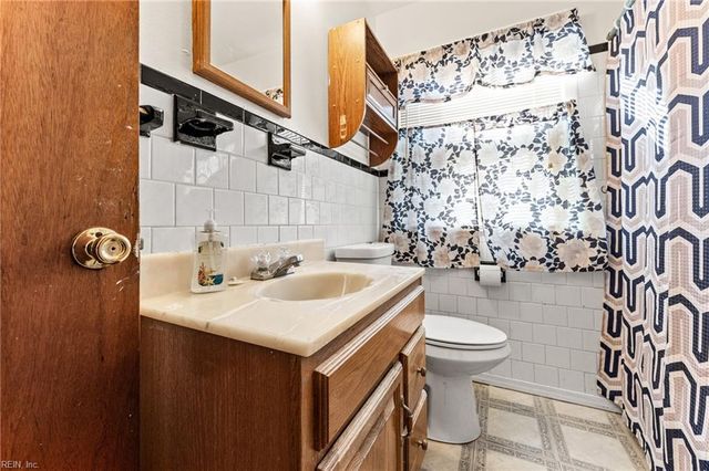 1104 80th ST, Newport News, VA 23605