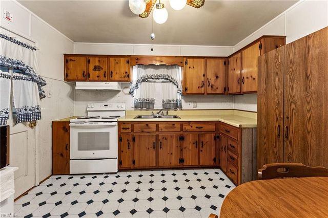 1104 80th ST, Newport News, VA 23605