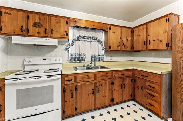 1104 80th ST, Newport News, VA 23605