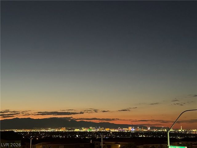 209 Amber Bluff Street, Henderson, NV 89012