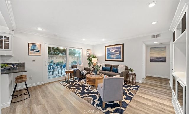 159 Los Alamitos, Placentia, CA 92870