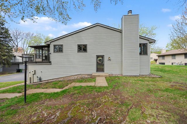 1472 Arden View Drive, Arden Hills, MN 55112