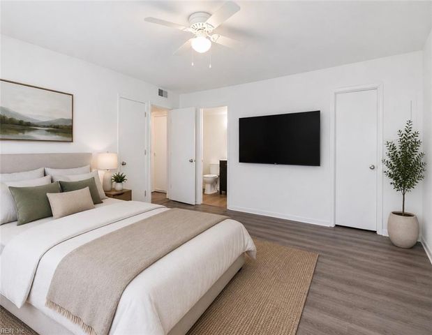 149 Windsor Castle Dr Apt E, Newport News, VA 23608