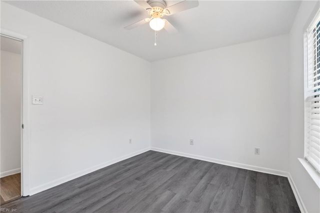 149 Windsor Castle Dr Apt E, Newport News, VA 23608