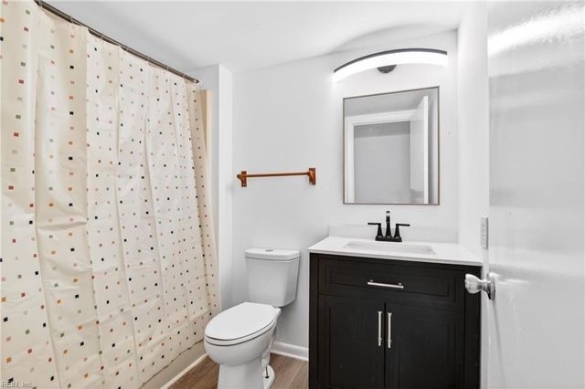 149 Windsor Castle Dr Apt E, Newport News, VA 23608