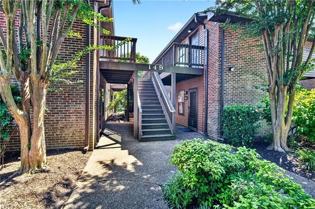 149 Windsor Castle Dr Apt E, Newport News, VA 23608