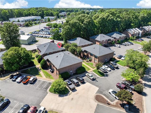 149 Windsor Castle Dr Apt E, Newport News, VA 23608
