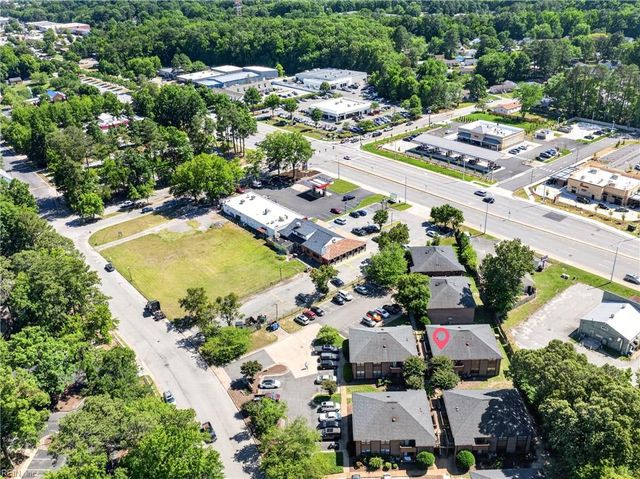 149 Windsor Castle Dr Apt E, Newport News, VA 23608